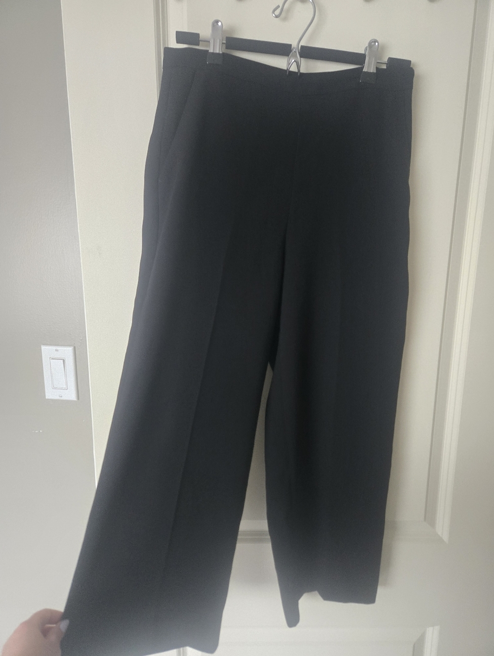 NWOT RW&CO. Black Flowy Dress Capris